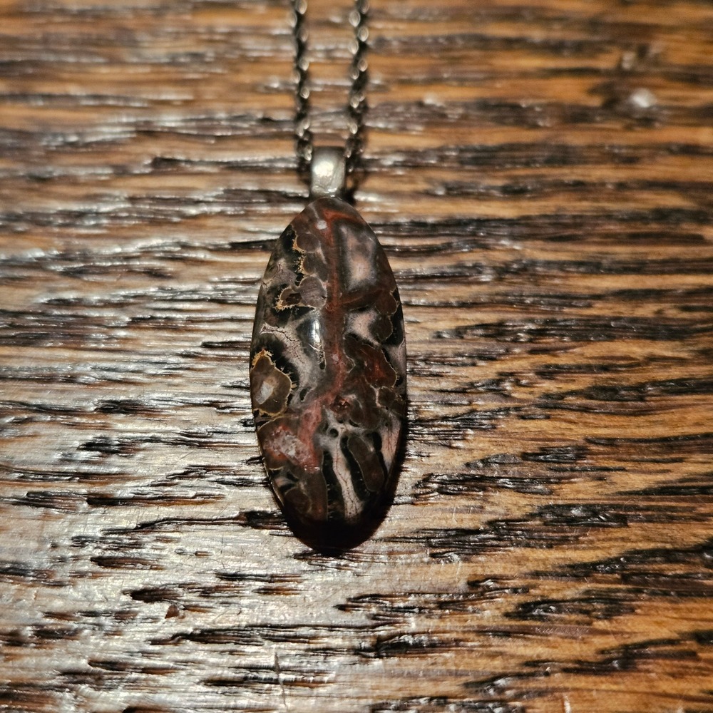 Natural Agate Oval Pendant Necklace Silver Tone Chain Earthy Brown‎ Boho Jewelry